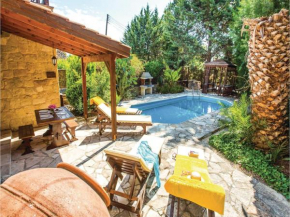 Гостиница Three-Bedroom Holiday Home in Miliou Paphos  Милиоу